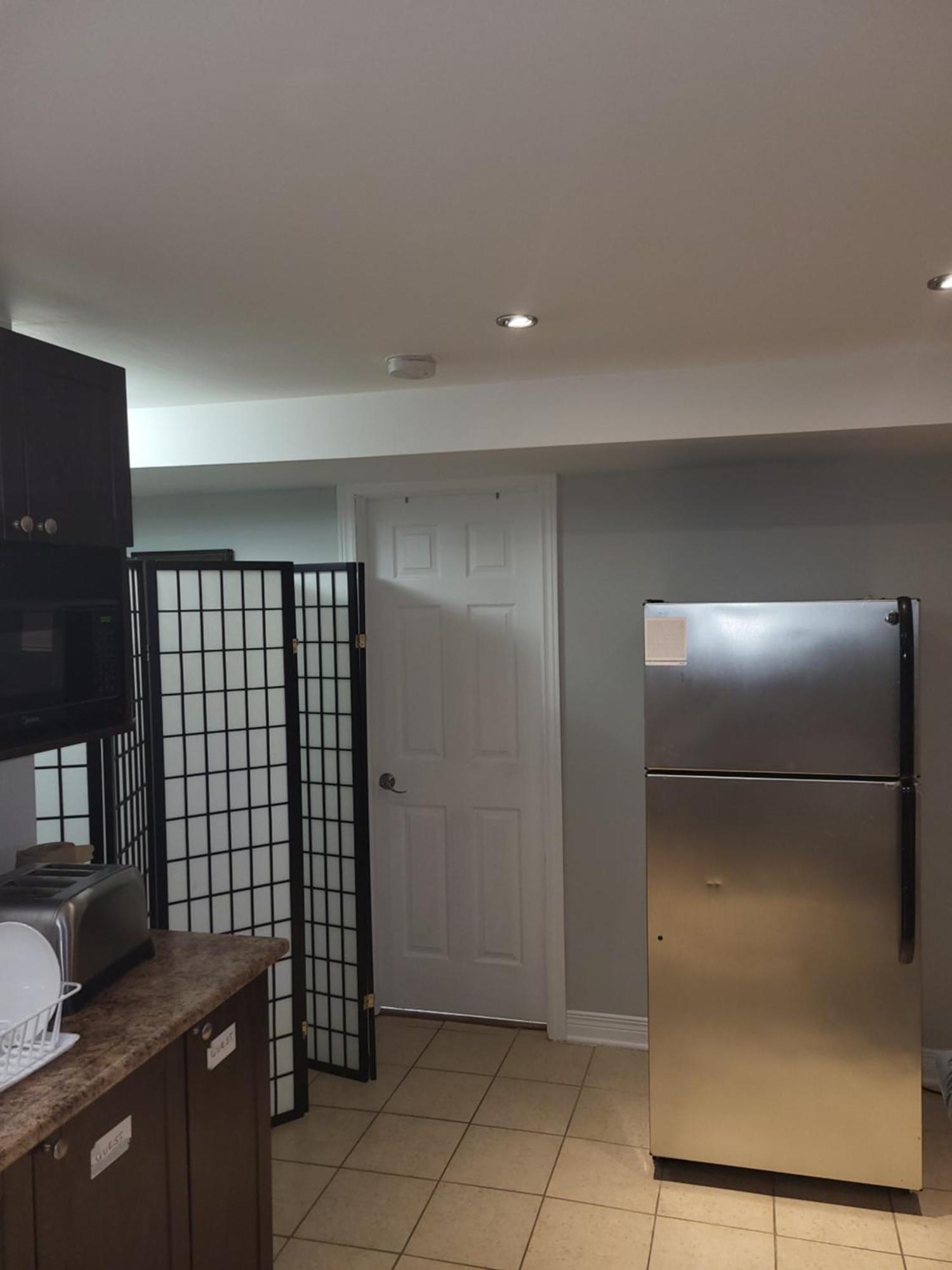 Lovely Guest Entire Apartment Minutes From Ottawa Airport ภายนอก รูปภาพ